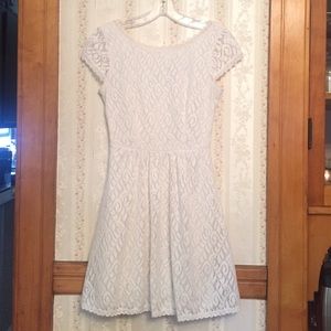 White lace skater dress size 4 / 5 / 6